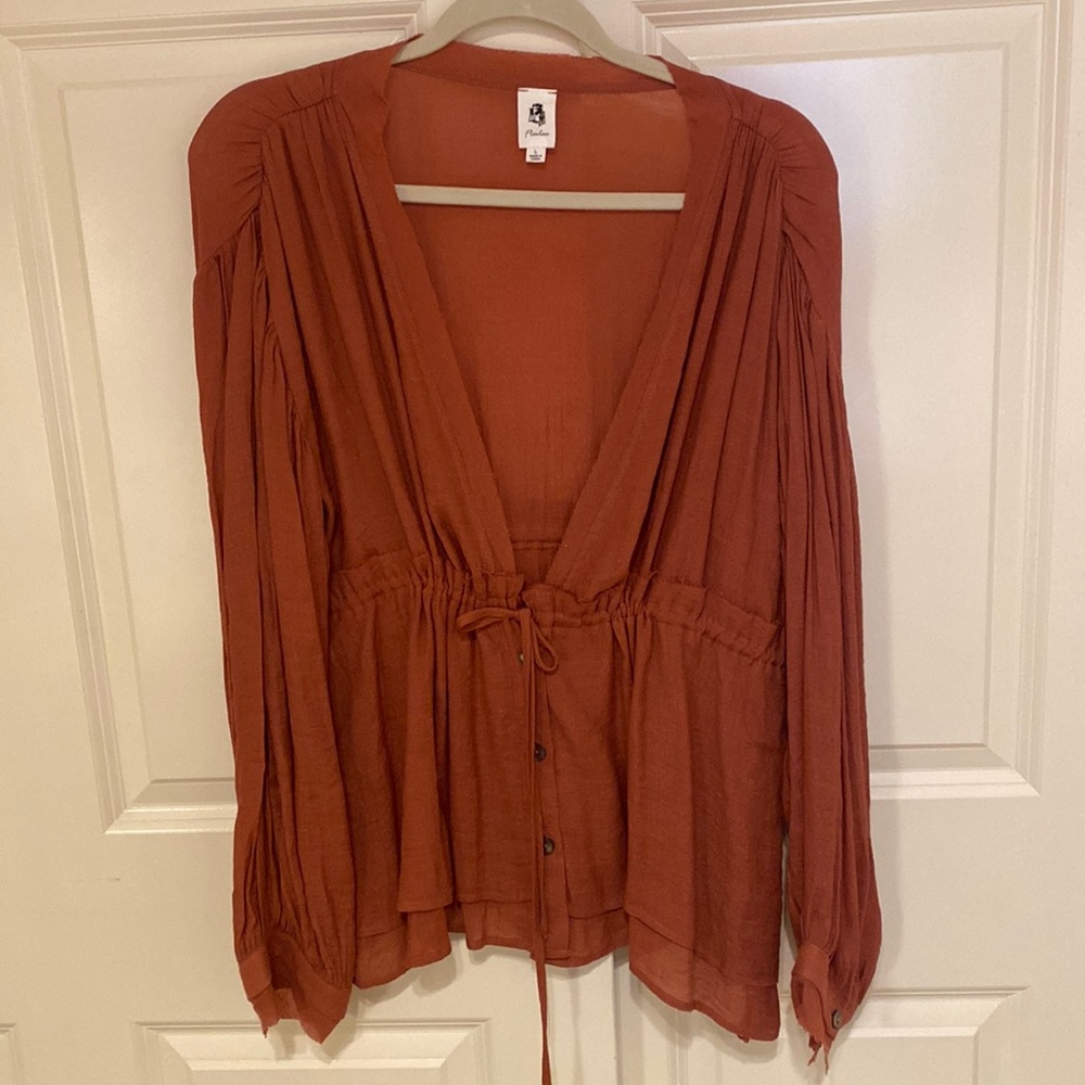 Flawless long sleeve light shirt